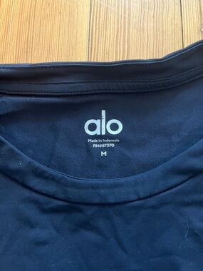 Alo men’s tee shirt